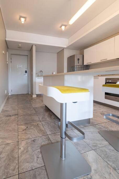 Canal-side Serenity Apartment Cape Town